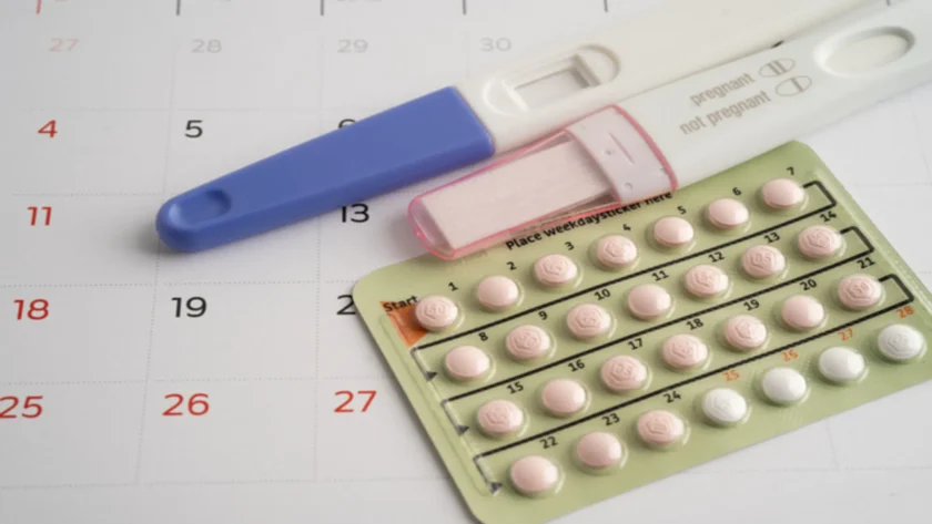 ピルと妊娠検査薬とカレンダー